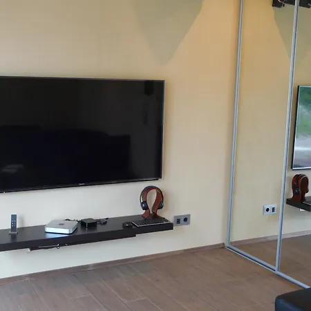 Luxus-ferienhaus Direkt Am See, Naturnaher Komfort In Modernem Stil *