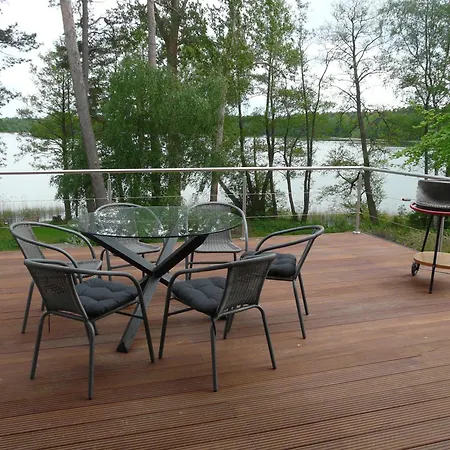 Luxus-ferienhaus Direkt Am See, Naturnaher Komfort In Modernem Stil Holiday home