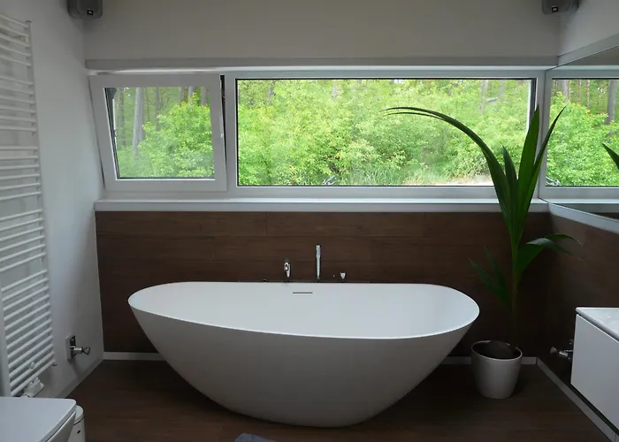 Luxus-ferienhaus Direkt Am See, Naturnaher Komfort In Modernem Stil Tatil Evi Lychen