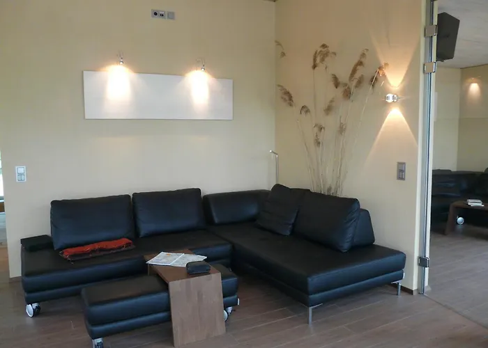 Luxus-ferienhaus Direkt Am See, Naturnaher Komfort In Modernem Stil Tatil Evi Lychen