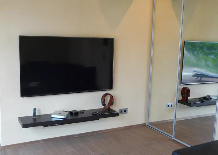 Luxus-ferienhaus Direkt Am See, Naturnaher Komfort In Modernem Stil *